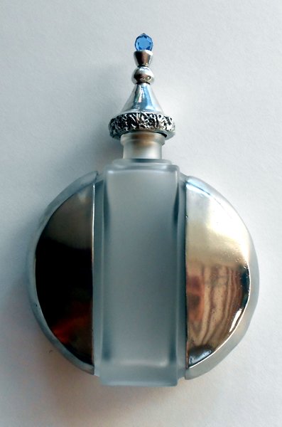 Thierry style perfume bottle with solid pewter finishes